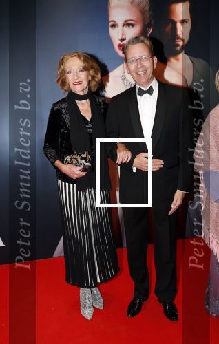 Amsterdam 22 augustus 2018
Premiere Evita in carre. Gerrie v d Klei met een kennis