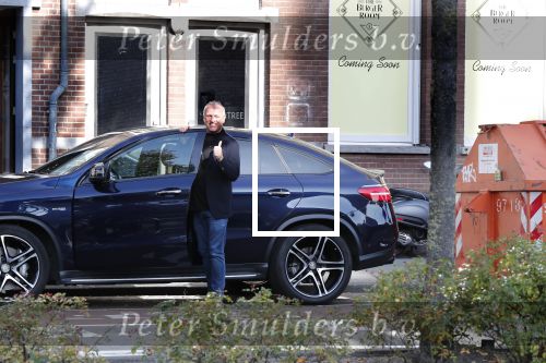 Amsterdam 17 oktober 2018
Gordon voor zijn nieuwe restaurant in Amsterdam zuid.