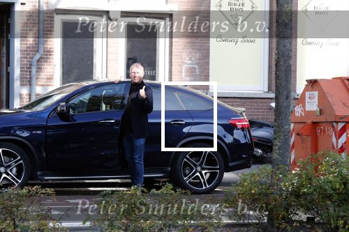 Amsterdam 17 oktober 2018
Gordon voor zijn nieuwe restaurant in Amsterdam zuid.