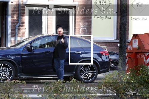 Amsterdam 17 oktober 2018
Gordon voor zijn nieuwe restaurant in Amsterdam zuid.