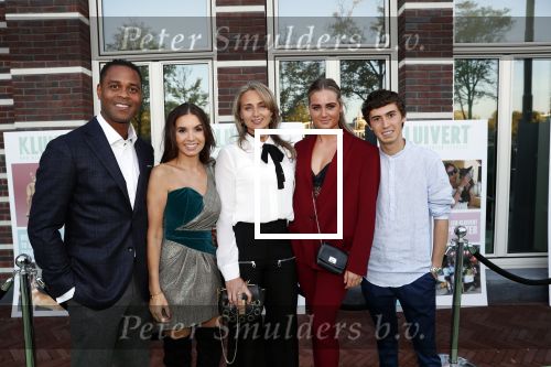 Amsterdam 4 oktober 2018
Gala ten bate van het Kluivert Dog rescue center op Curacao (patrick en Rosanna Kluivert) in het Pescana Hotel. Henriette en Estella Bergkamp en Nino Wilkes