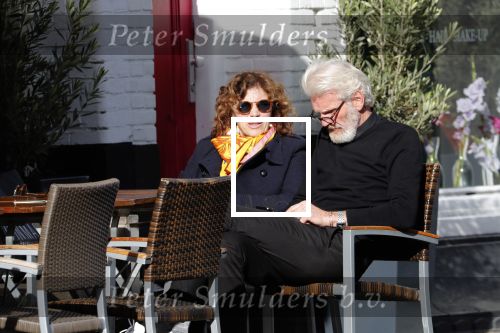 Amsterdam 3 oktober 2018
Henriette Tol met man op terras.