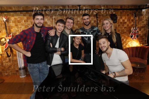 Hilversum 6 november 2018
Dries Roelvink interviewt voor Story Quincy Wilson Luc v Essen en Julia v Helvoirt uit het sbs6 programma house of Talent