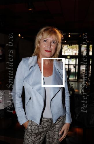 Amsterdam 1 november 2018
Boekpresentatie Frank Waals op Rembrandtplein.  Aanwezig oa Harrie Klooster Barry Stevens Inge Ipenburg en Mariska v Kolck