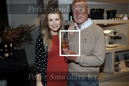 Amsterdam 30 oktober 2018
Boekpresentatie Kelly Weekers. Haar man John Ewbank reikte het eerste boek uit. Jennifer Ewbank zwanger met haar vader