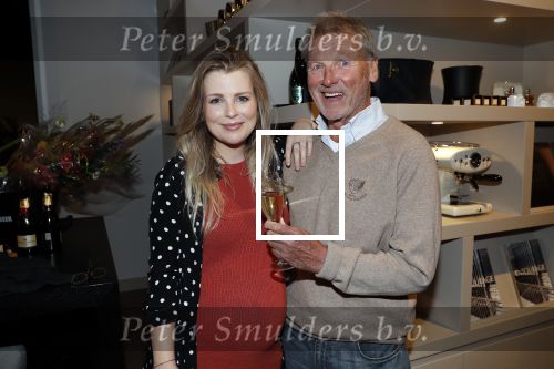 Amsterdam 30 oktober 2018
Boekpresentatie Kelly Weekers. Haar man John Ewbank reikte het eerste boek uit. Jennifer Ewbank zwanger met haar vader
