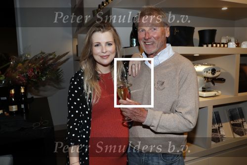 Amsterdam 30 oktober 2018
Boekpresentatie Kelly Weekers. Haar man John Ewbank reikte het eerste boek uit. Jennifer Ewbank zwanger met haar vader