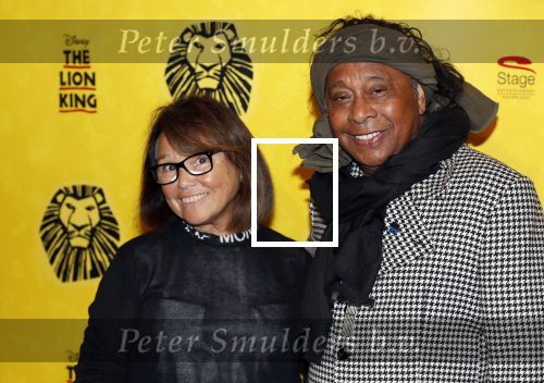 Scheveningen 17 oktober 2018
2 jaar de Lion King in het afas circustheater. Jimi Belmartin met zijn vrouw