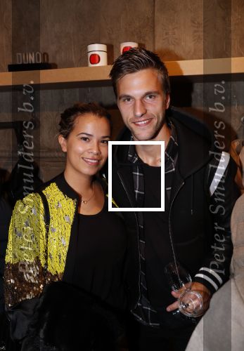 Amsterdam 8 oktober 2018
Presentatie jassenlijn Duno bij 1 op de cornelis schuytstraat. Ruud Gullit bkrijgt eerste jas. Joel Veltman met zijn vrouw