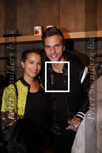 Amsterdam 8 oktober 2018
Presentatie jassenlijn Duno bij 1 op de cornelis schuytstraat. Ruud Gullit bkrijgt eerste jas. Joel Veltman met zijn vrouw