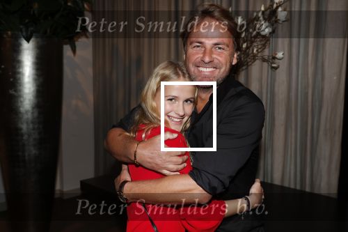 Amsterdam 30 oktober 2018
Boekpresentatie Kelly Weekers. Haar man John Ewbank reikte het eerste boek uit. Dochter Scottie en Day Ewbank waren ook aanwezig.