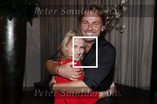 Amsterdam 30 oktober 2018
Boekpresentatie Kelly Weekers. Haar man John Ewbank reikte het eerste boek uit. Dochter Scottie en Day Ewbank waren ook aanwezig.