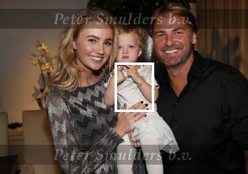 Amsterdam 30 oktober 2018
Boekpresentatie Kelly Weekers. Haar man John Ewbank reikte het eerste boek uit. Dochter Scottie en Day Ewbank waren ook aanwezig.