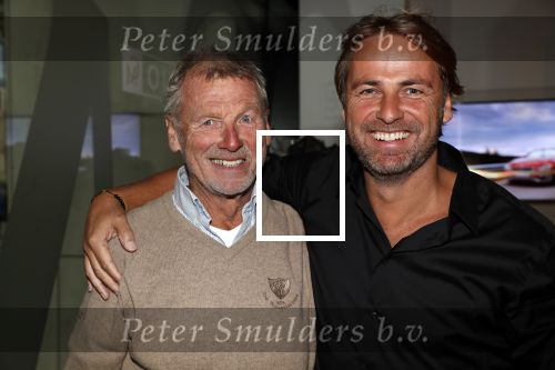 Amsterdam 30 oktober 2018
Boekpresentatie Kelly Weekers. Haar man John Ewbank reikte het eerste boek uit. John Ewbank met zijn vader