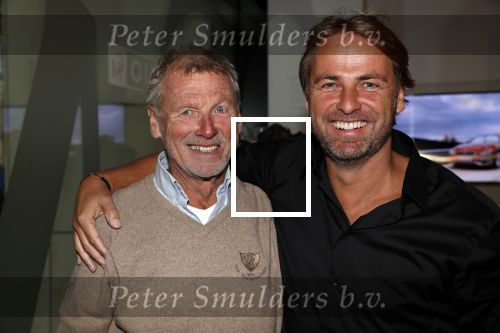 Amsterdam 30 oktober 2018
Boekpresentatie Kelly Weekers. Haar man John Ewbank reikte het eerste boek uit. John Ewbank met zijn vader