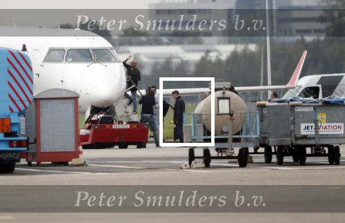 Schiphol Oost 4 oktober 2018
Vrienden van Johnny de Mol en zijn vrouw Anouk vertrekken vanaf schiphol oost met een prive vliegtuig naar Portugal. Aanwezig oa Willek Alberti  , broer Kaj Lerby met gezin Dinand en Lucy Woesthoff John Ewbank en Kelly Weekers Katja Schuurman en Freek v Noordwijk Tony Berk manager Carlijn de Vries met man Nikkie Plessen en Linda de Mol met Jeroen Rietbergen en kinderen Noah en Julian.