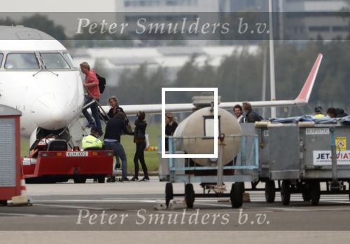 Schiphol Oost 4 oktober 2018
Vrienden van Johnny de Mol en zijn vrouw Anouk vertrekken vanaf schiphol oost met een prive vliegtuig naar Portugal. Aanwezig oa Willek Alberti  , broer Kaj Lerby met gezin Dinand en Lucy Woesthoff John Ewbank en Kelly Weekers Katja Schuurman en Freek v Noordwijk Tony Berk manager Carlijn de Vries met man Nikkie Plessen en Linda de Mol met Jeroen Rietbergen en kinderen Noah en Julian.