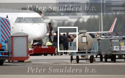 Schiphol Oost 4 oktober 2018
Vrienden van Johnny de Mol en zijn vrouw Anouk vertrekken vanaf schiphol oost met een prive vliegtuig naar Portugal. Aanwezig oa Willek Alberti  , broer Kaj Lerby met gezin Dinand en Lucy Woesthoff John Ewbank en Kelly Weekers Katja Schuurman en Freek v Noordwijk Tony Berk manager Carlijn de Vries met man Nikkie Plessen en Linda de Mol met Jeroen Rietbergen en kinderen Noah en Julian.