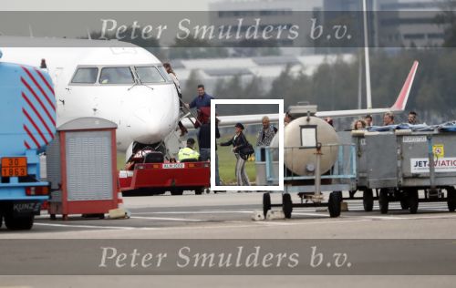 Schiphol Oost 4 oktober 2018
Vrienden van Johnny de Mol en zijn vrouw Anouk vertrekken vanaf schiphol oost met een prive vliegtuig naar Portugal. Aanwezig oa Willek Alberti  , broer Kaj Lerby met gezin Dinand en Lucy Woesthoff John Ewbank en Kelly Weekers Katja Schuurman en Freek v Noordwijk Tony Berk manager Carlijn de Vries met man Nikkie Plessen en Linda de Mol met Jeroen Rietbergen en kinderen Noah en Julian.