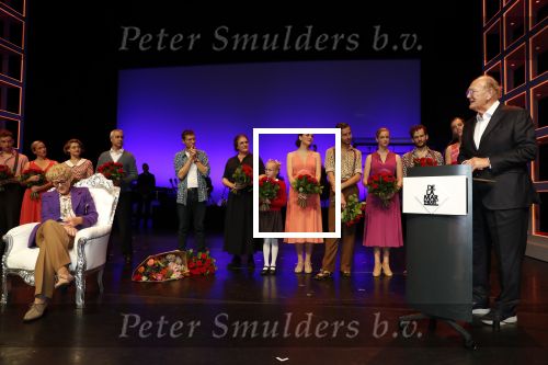 Amsterdam 30 september 2018
1 jaar Annie MG Schmidt in het delamar theater. Simone Kleinsma krijgt koninklijke onderscheiding. Joop v d Ende