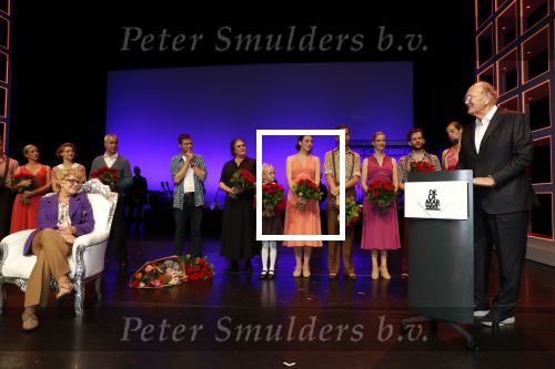 Amsterdam 30 september 2018
1 jaar Annie MG Schmidt in het delamar theater. Simone Kleinsma krijgt koninklijke onderscheiding. Joop v d Ende