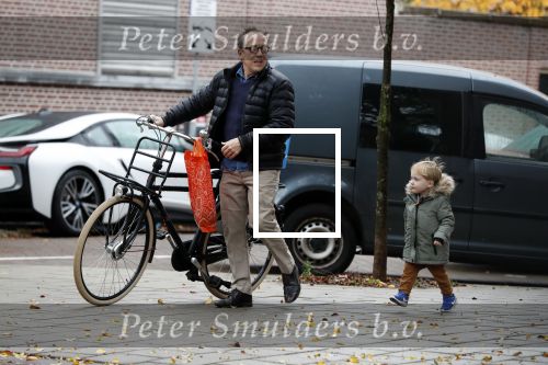 Amsterdam november 2018
Joost Nijsen heeft een relatie met de ex van Joost Zwagerman Maaike Pereboom. Maaike heeft een zoontje van Joost Zwagerman. Joost Nijsen woont in een huis in Amsterdam zuid.