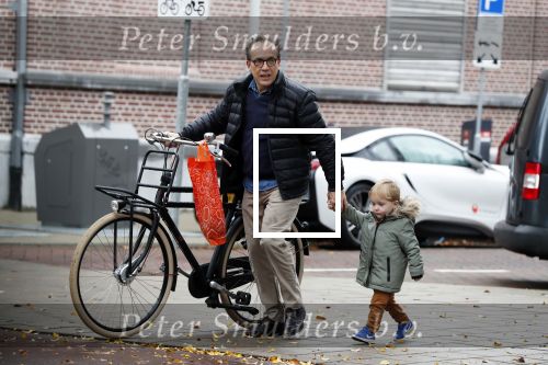 Amsterdam november 2018
Joost Nijsen heeft een relatie met de ex van Joost Zwagerman Maaike Pereboom. Maaike heeft een zoontje van Joost Zwagerman. Joost Nijsen woont in een huis in Amsterdam zuid.