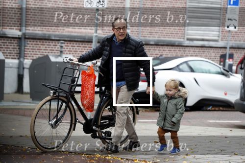 Amsterdam november 2018
Joost Nijsen heeft een relatie met de ex van Joost Zwagerman Maaike Pereboom. Maaike heeft een zoontje van Joost Zwagerman. Joost Nijsen woont in een huis in Amsterdam zuid.