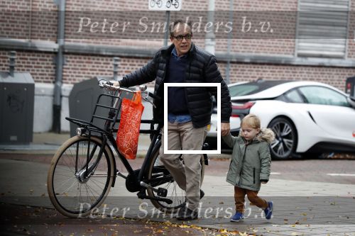 Amsterdam november 2018
Joost Nijsen heeft een relatie met de ex van Joost Zwagerman Maaike Pereboom. Maaike heeft een zoontje van Joost Zwagerman. Joost Nijsen woont in een huis in Amsterdam zuid.