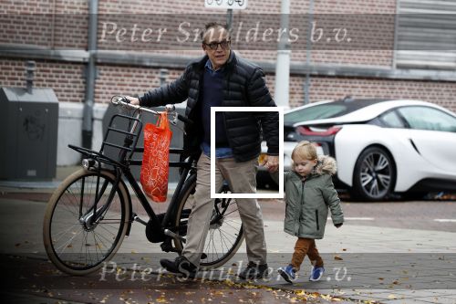 Amsterdam november 2018
Joost Nijsen heeft een relatie met de ex van Joost Zwagerman Maaike Pereboom. Maaike heeft een zoontje van Joost Zwagerman. Joost Nijsen woont in een huis in Amsterdam zuid.