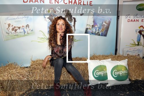 Hilversum 2 oktober 2018
Presentatie voorleesboeken van Katja Schuurman ism Jumbo en Campina. Birgit Schuurman overhandigt eerste exemplaren.
