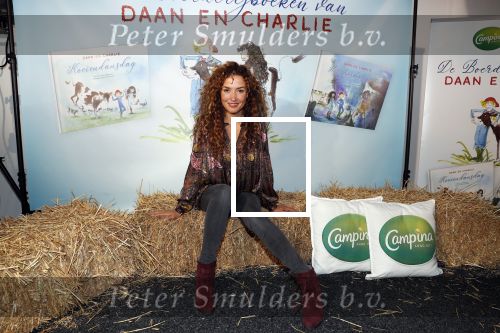 Hilversum 2 oktober 2018
Presentatie voorleesboeken van Katja Schuurman ism Jumbo en Campina. Birgit Schuurman overhandigt eerste exemplaren.