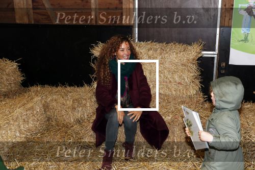 Hilversum 2 oktober 2018
Presentatie voorleesboeken van Katja Schuurman ism Jumbo en Campina. Birgit Schuurman overhandigt eerste exemplaren.