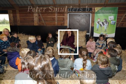Hilversum 2 oktober 2018
Presentatie voorleesboeken van Katja Schuurman ism Jumbo en Campina. Birgit Schuurman overhandigt eerste exemplaren.