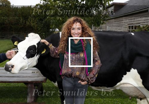 Hilversum 2 oktober 2018
Presentatie voorleesboeken van Katja Schuurman ism Jumbo en Campina. Birgit Schuurman overhandigt eerste exemplaren.