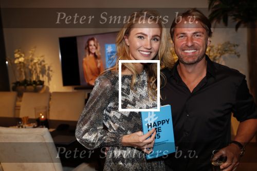 Amsterdam 30 oktober 2018
Boekpresentatie Kelly Weekers. Haar man John Ewbank reikte het eerste boek uit.