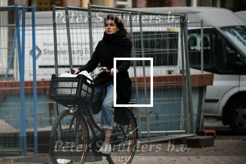 Amsterdam 7 november 2018
Kim v Kooten komt op de fiets bij haar huis aan in Amsterdam zuid.