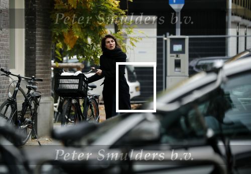 Amsterdam 7 november 2018
Kim v Kooten komt op de fiets bij haar huis aan in Amsterdam zuid.