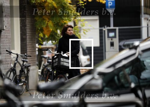 Amsterdam 7 november 2018
Kim v Kooten komt op de fiets bij haar huis aan in Amsterdam zuid.