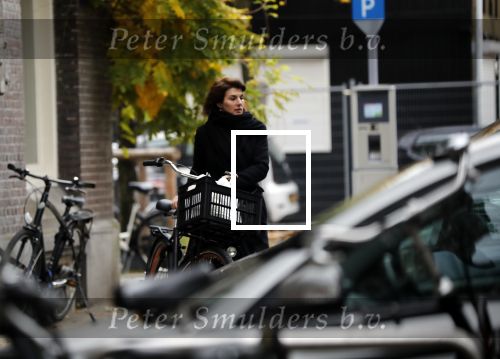 Amsterdam 7 november 2018
Kim v Kooten komt op de fiets bij haar huis aan in Amsterdam zuid.