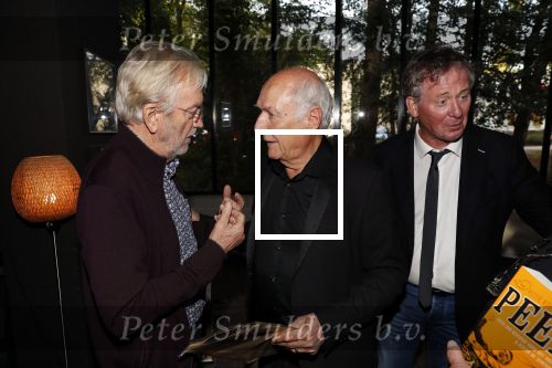 Hilversum 8 oktober 2018
Boek presentatie Peter Koelewijn bij wisseloord studioâ€™s. Het boek is geschreven door Tjerk Lammers.