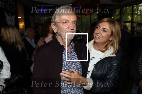 Hilversum 8 oktober 2018
Boek presentatie Peter Koelewijn bij wisseloord studioï¿½s. Het boek is geschreven door Tjerk Lammers.
Lex Harding en partner