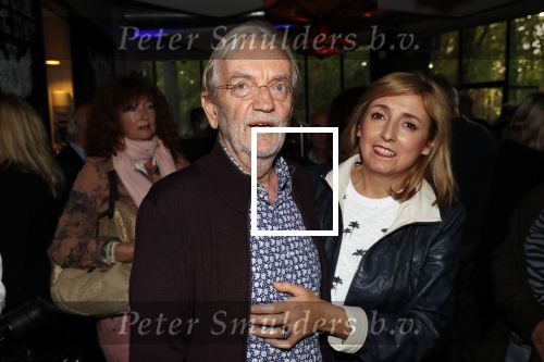 Hilversum 8 oktober 2018
Boek presentatie Peter Koelewijn bij wisseloord studioï¿½s. Het boek is geschreven door Tjerk Lammers.
Lex Harding en partner