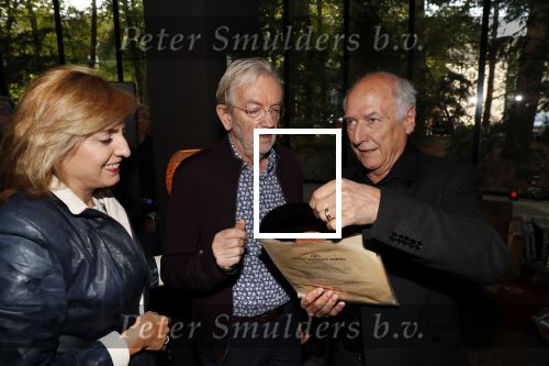 Hilversum 8 oktober 2018
Boek presentatie Peter Koelewijn bij wisseloord studioï¿½s. Het boek is geschreven door Tjerk Lammers.
Lex Harding en partner Peter Koelewijn