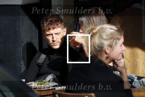 Amsterdam 17 oktober 2018
Lil Kleine met zijn vriendin Jamie Vaes bij le pain Quotidien