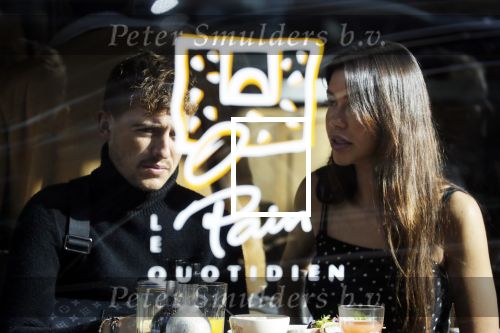 Amsterdam 17 oktober 2018
Lil Kleine met zijn vriendin Jamie Vaes bij le pain Quotidien