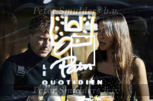 Amsterdam 17 oktober 2018
Lil Kleine met zijn vriendin Jamie Vaes bij le pain Quotidien