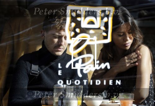 Amsterdam 17 oktober 2018
Lil Kleine met zijn vriendin Jamie Vaes bij le pain Quotidien