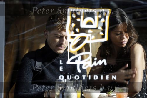 Amsterdam 17 oktober 2018
Lil Kleine met zijn vriendin Jamie Vaes bij le pain Quotidien