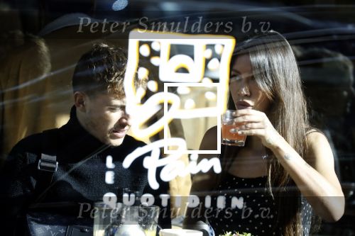 Amsterdam 17 oktober 2018
Lil Kleine met zijn vriendin Jamie Vaes bij le pain Quotidien